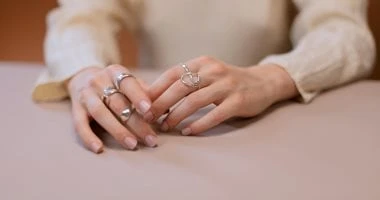 3 طرق سهلة لتنظيف الفضة باستخدام صودا الخبز المرأة والمنوعات شاهد المقال التالي من صحافة مصر عن 3 طرق سهلة لتنظيف الفضة باستخدام صودا الخبز، من الضروري تنظيف الفضة من آن لآخر لاستع