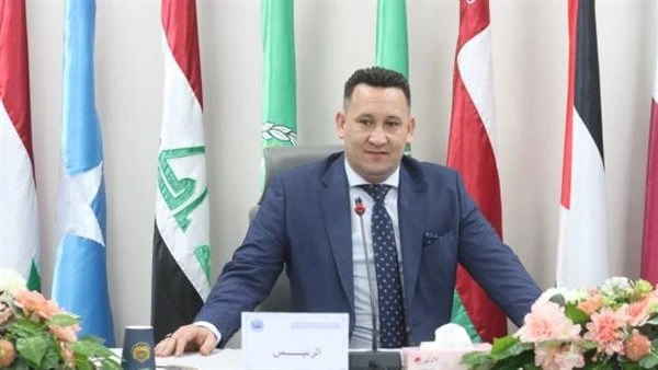 خبير اقتصادي يكشف أهمية برنامج الطروحات الحكومية في جذب الاستثمارات ودفع التنميةقال الدكتور أشرف غراب، الخبير الاقتصادي، ان خطة التخارج الحكومي من