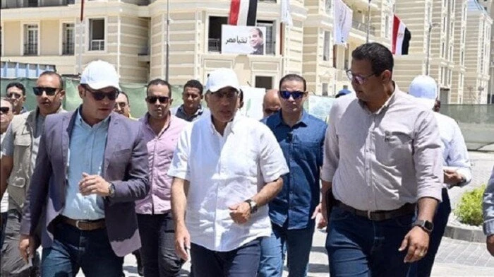 مواطن لرئيس الوزراء: كنت أحلم بامتلاك غرفة في العلمين وأصبح لدي وحدة سكنيةرئيس الوزراء يتفقد مشروع سكن مصر بالعلمين الجديدةتفقد الدكتور مصطفى مدبولي،