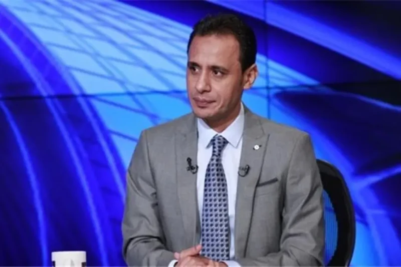 طارق السيد يكشف عن أبرز صفقات الزمالك في سوق الانتقالات الصيفيةأكد طارق السيد، نجم الزمالك السابق، ضرورة تعزيز صفوف الفريق بمهاجم قوي، مثل مروان
