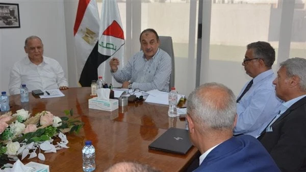 وزير قطاع الأعمال: فرص عديدة أمام الصناعات المعدنية لزيادة الإنتاج والصادرات اجتمع المهندس محمد شيمي وزير قطاع الأعمال العام، والأعضاء المنتدبين