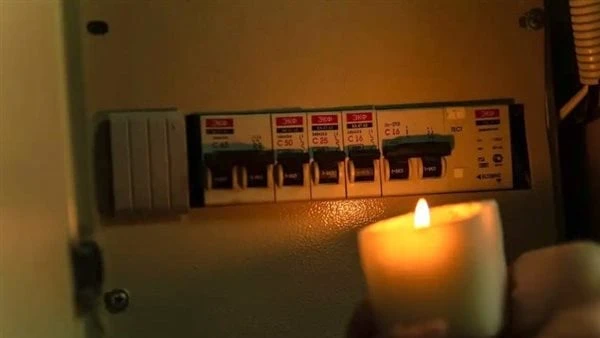 رسميا.. نهاية قطع الكهرباء في مصر ماذا فعلت الدولة للتغلب على هذه الأزمة؟يشكل إنهاء انقطاع الكهرباء في مصر عام 2024 أحد أهم اهتمامات المواطنين، بعد