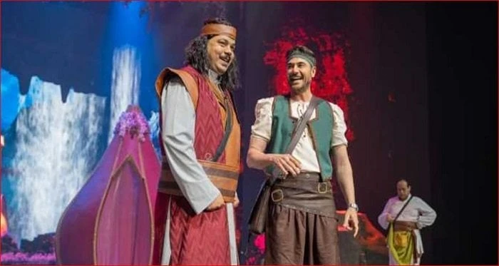 دايما مشرفنا ورافع راسنا.. مصطفى غريب يوجه رسالة ل أحمد عز تعرف على التالي دايما مشرفنا ورافع راسنا.. مصطفى غريب يوجه رسالة ل أحمد عز، وجه الفنان