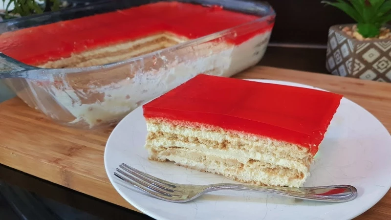 طريقة عمل كيكة الجيلي الباردة بدون فرن في دقائق بمكونات مظبوطة وطعمها هيرطب عليكي حر الصيف في فصل الصيف نبحث جميعا عن الحلويات المنعشة التي لا تتطلب الكثير من الجهد في التحضير، وتع