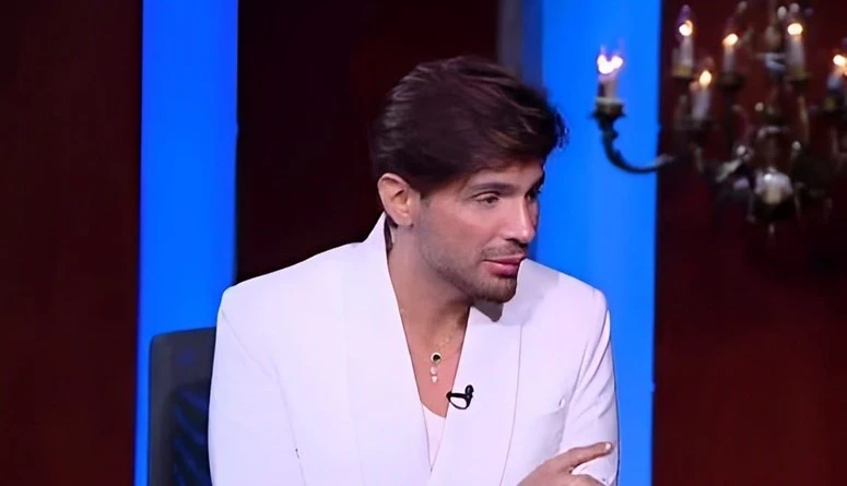 شادي شامل.. وتصريحات جريئة عن خضوعه لجراحات تجميلكشف الممثل المصري شادي شامل عن خضوعه لجراحات تجميلية عدة من أجل ظهوره بمظهر جذاب، إذ يرى أنه ليس عيبا أن يهتم الرجال بوسامتهم مثلما