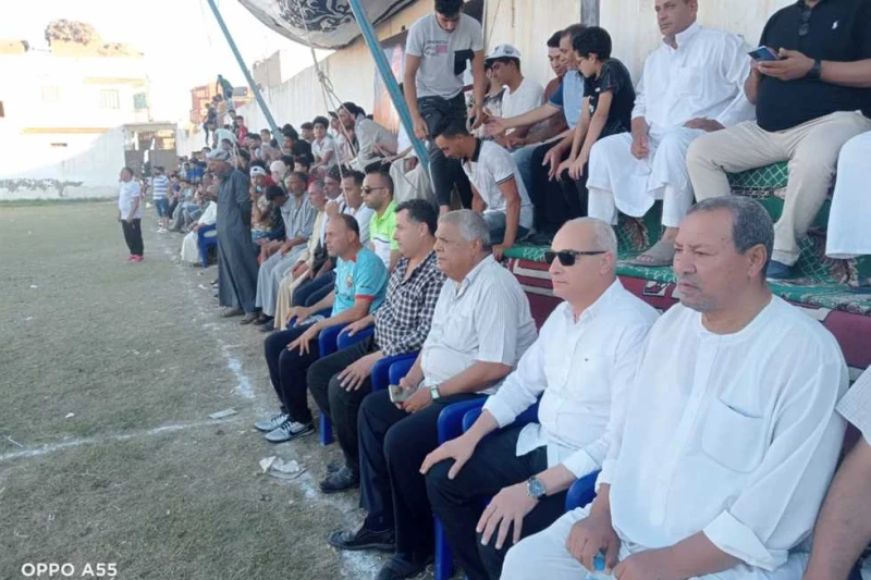 وكيل وزارة الشباب ب كفر الشيخ يشهد ختام الدورة الودية في سيدى غازي شهد وكيل وزارة الشباب والرياضة بكفر الشيخ، ختام دورة كرة القدم الودية التى أقيمت