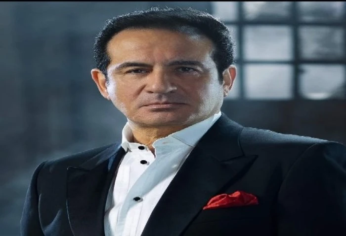 محمد ثروت: مهرجان العلمين يروج للسياحة وأصبح عامل جذب مهم للأجانب (خاص) أشاد المطرب محمد ثروت، بمهرجان العلمين في نسخته الثانية، الذي يقام حاليا تحت