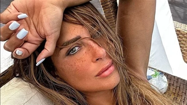 تاتو على الكتف.. ريم مصطفى تثير الجدل بإطلالة جريئةشاركت الفنانة ريم مصطفى، متابعيها عبر حسابها الشخصي على موقع تبادل الصور والفيديوهات إنستجرام،