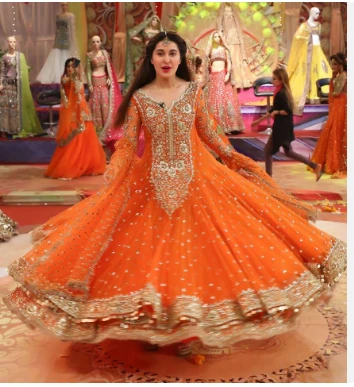 تأويلات ابن سيرين لرؤية الفستان في المنام للحامل الفستان في المنام للحامل، الفستان هو ثوب نسائي جميل تحب المرأة ارتداءه في الكثير من المناسبات أو