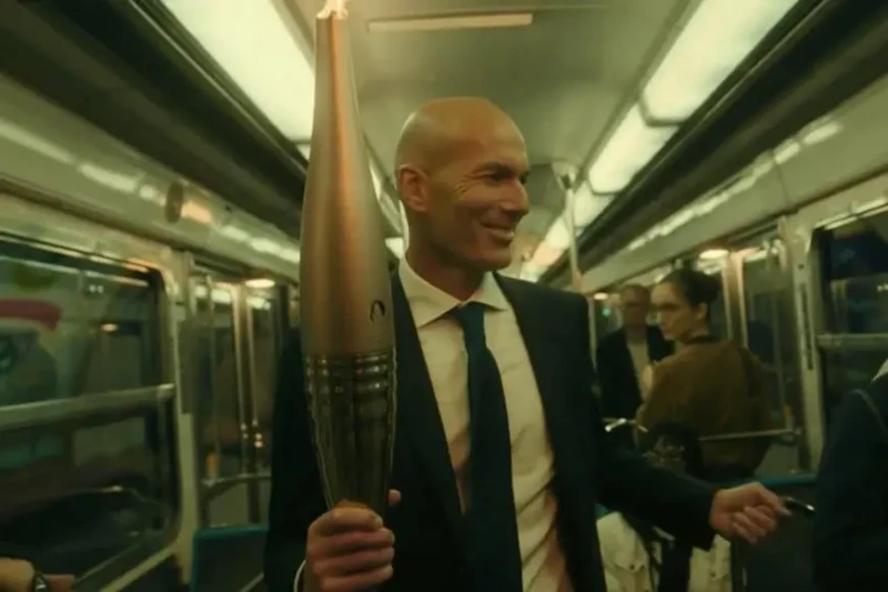 انطلاق حفل افتتاح أولمبياد باريس ٢٠٢٤تم انطلاق حفل افتتاح دورة الألعاب الأولمبية الصيفية باريس 2024 في العاصمة الفرنسية. الحفل كان فريد من نوعه وغير تقليدي، وهو ربما الأغرب في تاري