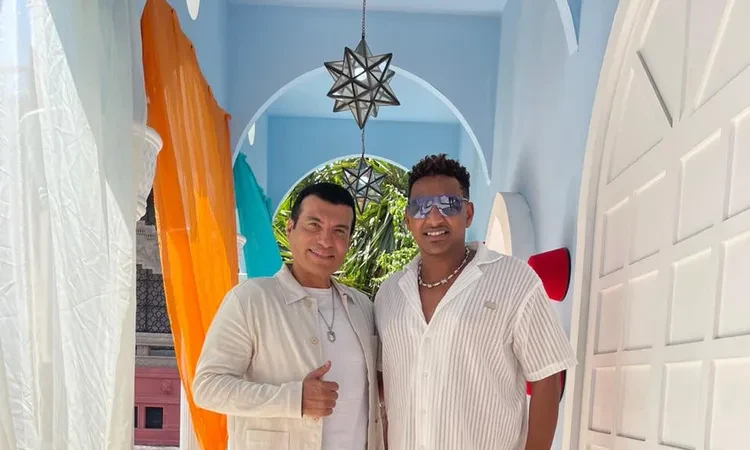 فن: إيهاب توفيق وإسلام شيندى يجتمعان في أغنية جديدة اقرأ في أفاق عربية إيهاب توفيق وإسلام شيندى يجتمعان في أغنية جديدة، إنتهى مؤخرا المطرب إيهاب توفيق ومطرب المهرجانات اسلام شيندي