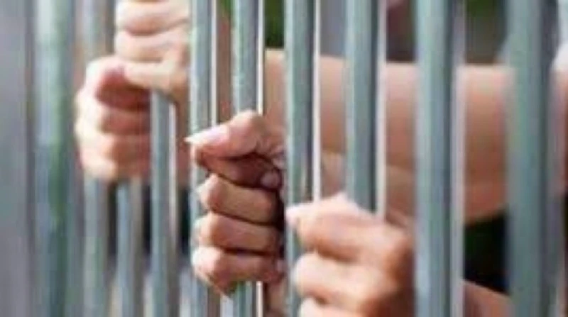 احذر التوقيع.. القبض على نصابات تمويل المشروعات الصغيرة بالشرقية ألقت الشرطة القبض على 4 سيدات بالشرقية بتهمة النصب والاحتيال، بينهم موظفتان بشركتي