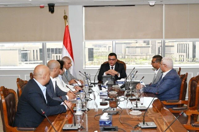 وزير الإسكان يتابع موقف أعمال تشغيل وصيانة المشروعات بالمدن الجديدةعقد المهندس شريف الشربيني، وزير الإسكان والمرافق والمجتمعات العمرانية، اجتماعا