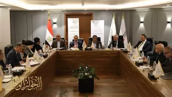 يوم مفعم بالجلسات.. تفاصيل مناقشة مجلس أمناء الحوار الوطني قضية الحبس الاحتياطي كشفت إدارة الحوار الوطني تفاصيل جلسات اليوم الثلاثاء، التي يعقدها