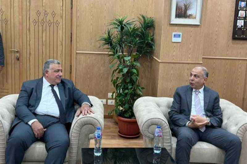 محافظ المنيا: الأمن أساس التنمية فلا بناء ولا ازدهار دون أمن واستقرار قدم اللواء عماد كدواني محافظ المنيا، اليومم الثلاثاء، التهنئة للواء إيهاب خلاف