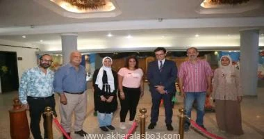 كتب - محمود الهندي قام الدكتور أحمد فؤاد هنو، وزير الثقافة، مساء أمس الأحد، بجولة تفقدية، زار خلالها عددا من مسارح الدولة القومي، الطليعة، العرائس بمنطقة العتبة، لمتابعة سير العمل 