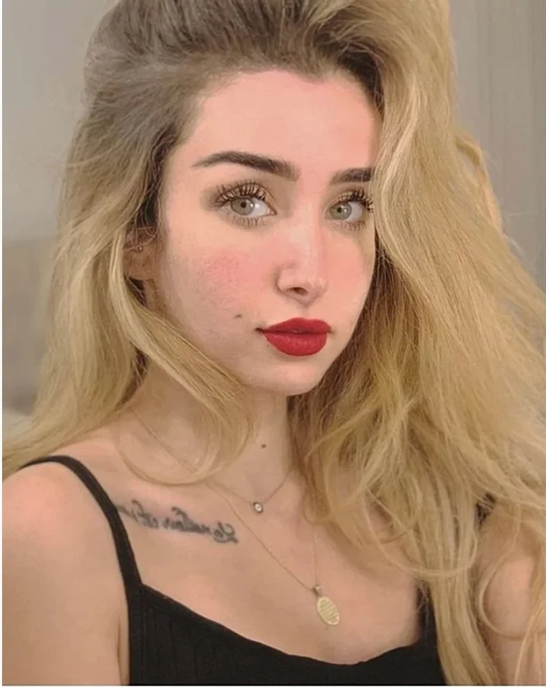 ماتصدقوش يابنات أن الجواز راحة جريدة افاق عربية قبل زواجها من أحمد فهمي بايام كانت هنا الزاهد في ضيافة مني الشاذلي . وكانت تتحدث بتلقائية وتقول: كل