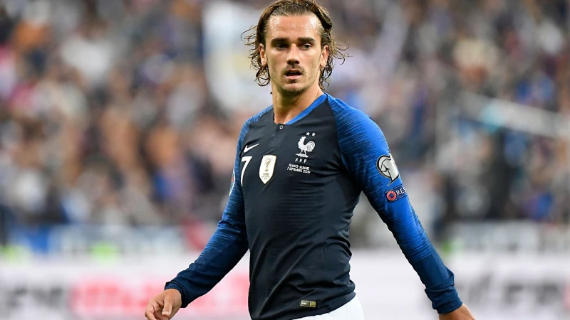 جريزمان يحسم مصيره بشأن الاعتزال الدولي حسم أنطوان جريزمان نجم منتخب فرنسا وأتلتيكو مدريد، قراره بشأن مستقبله مع الديوك بعد الخروج من قبل نهائي بطولة