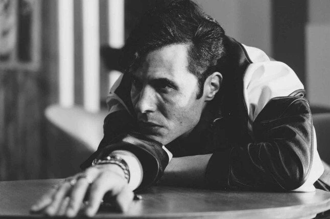 فن: أمير عيد يطرح أحدث أغاني ألبومه الجديد روكسي اقرأ في أفاق عربية أمير عيد يطرح أحدث أغاني ألبومه الجديد روكسي، يستعد الفنان أمير عيد، لطرح الفصل