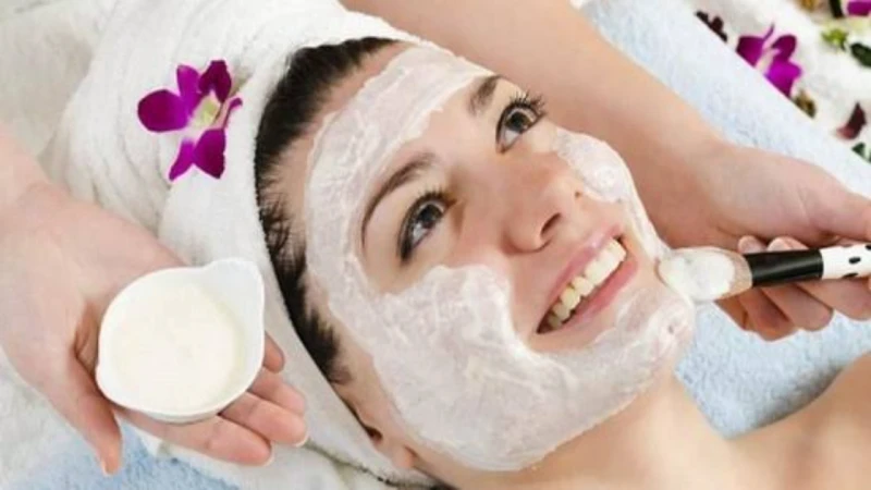 وصفة بمكونات طبيعية للحصول على بشرة نضرة ومشرقة من أكثر الوصفات التي تمنح البشرة جمال طبيعي من دون ترك أي آثار جانبية والحصول على نتائج سحرية هو ماسك