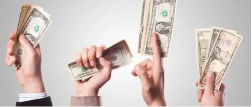 ما هو تفسير حلم أخذ المال من شخص معروف لابن سيرين؟ تفسير حلم أخذ المال من شخص معروف، في بعض الأحوال يشاهد الحالم أخذ المال من شخص معروف في الحلم مثل