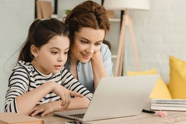 التربية الحديثة للأطفال: ركيزة أساسية لتنمية شاملة.تشكل مرحلة الطفولة الأولى فترة حاسمة في حياة الإنسان، حيث تتشكل الهوية والقيم الأساسية. تحقيق