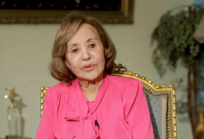 آمال رمزي: سعيد صالح كان بيقول ألفاظ خارجة قدام الستات (فيديو) قالت الفنانة آمال رمزي، إن الفنان الراحل سعيد صالح كان يتلفظ بألفاظ خارجة بشكل غير عادي، فضلا عن أن مزاحه كان غير مقب