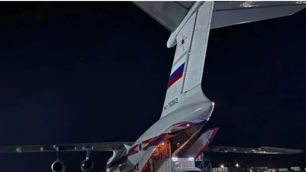 إخلاء سبيل المتهمين بتعطيل طائرة إير كايرو أفرجت الأجهزة الأمنية في القاهرة عن راكبين متهمين بفتح باب طائرة، ما تسبب في تعطلها بمطار القاهرة.وفيما جاء الإفراج عن الراكبين تنفيذا لق