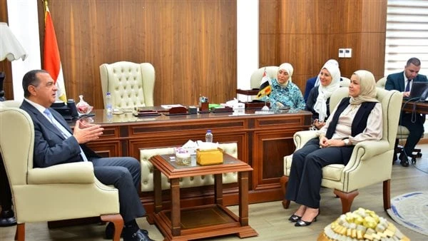 شريف الكيلاني: سرعة حل المنازعات الضريبية يشجع الاستثمار ويحقق الفائدة للممولقام شريف الكيلاني نائب وزير المالية للسياسات الضريبية، بجولة تفقدية