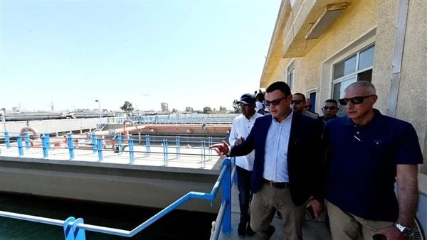 وزير الإسكان يتفقد سير العمل بمحطة مياه الشرب بالشيخ زايد صور تفقد المهندس شريف الشربيني، وزير الإسكان والمرافق والمجتمعات العمرانية، سير العمل بمحطة تنقية مياه الشرب بمدينة الشيخ 