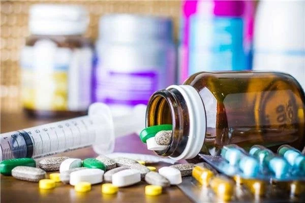 في هذا الموعد.. غرفة صناعة الدواء تعلن انتهاء أزمة نقص الأدويةبات نقص الأدوية في مصر هاجسا يقلق الكثير من المواطنين، الذين يترقبون بفارغ الصبر حلولا