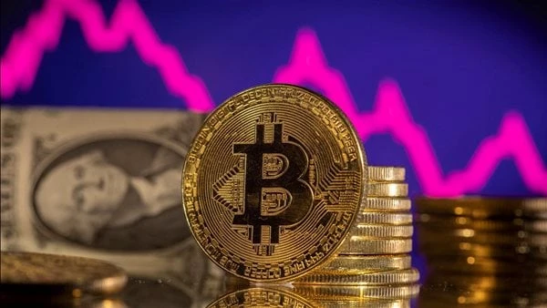 سعر بتكوين يرتفع لأعلى مستوى منذ أسبوعينتجاوز سعر بتكوين 62.7 ألف دولار، بعدما أثار رد فعل دونالد ترامب على محاولة اغتياله، والذي اتسم بالتحدي،