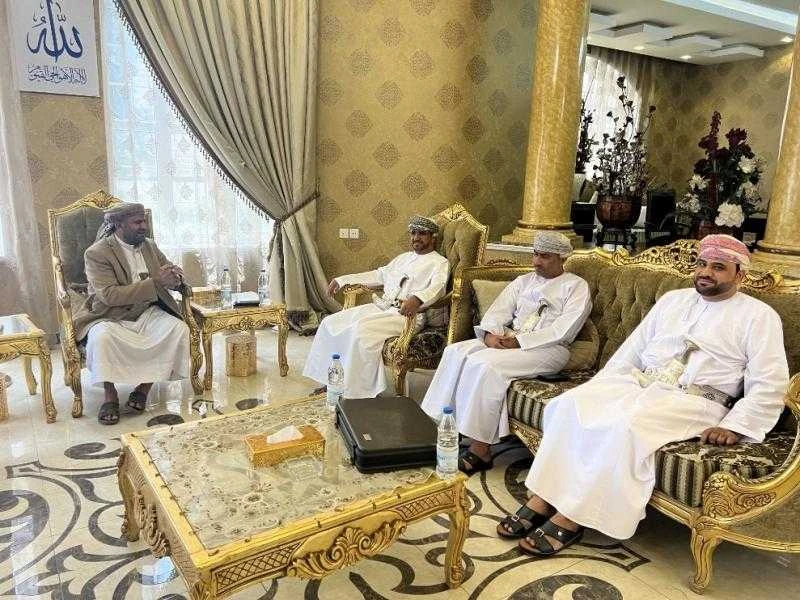 بعد تلقيه اتصالا من السفير السعودي.. مقرب من زعيم المليشيات الحوثية يكشف عن 5 مطالب تم الاتفاق عليها مع السعودية _أخبار المشهد اليمني أخبار المشهد