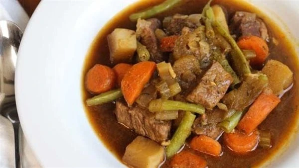 وصفة شهية ومفيدة.. طريقة عمل مسبك الخضار المشكلتعتبر طريقة عمل مسبك الخضار المشكل من وصفات المطبخ المصري اللذيذة، والتي يمكن تحضيرها في المنزل بخطوات