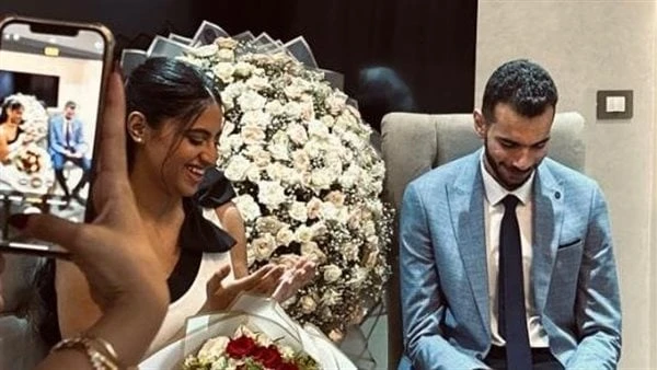 صور من حفل خطوبة ابن بيومي فؤاداحتفل الفنان بيومي فؤاد بخطوبة ابنه محمد، في حفل عائلي اقتصر على الأهل والأقارب.ونشر محمد بيومي فؤاد، صورا من الحفل