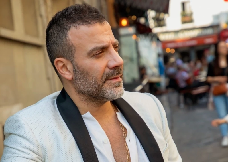 جو أشقر يحصد نجاح بيروت اشتقتلها وجدول حفلات مزدحم هذا الصيف يستمر الفنان اللبناني، جو أشقر، بحصد المزيد من النجاح والتألق، بأغنيته الجديدة بيروت