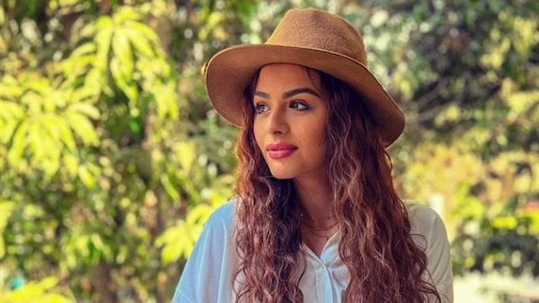 بالأبيض.. هنادي مهنا تتألق بإطلالة صيفية في أحدث ظهورنشرت الفنانة هنادي مهنا صورة جديدة لها ، وذلك عبر حسابها الرسمي على موقع تبادل الصور والفيديوهات