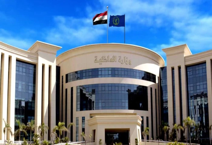 صندل قادم من دمياط السبب، القصة الكاملة لجنوح عوامة أسفل كوبري سمنود كشفت أجهزة وزارة الداخلية ملابسات ما تم رصده على إحدى الصفحات عبر موقع التواصل الاجتماعى فيس بوك بشأن جنوح العو