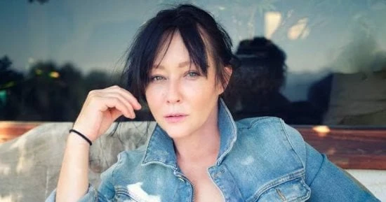 الفن - وفاة شانين دوهرتي بطلة مسلسل بعد صراع مع سرطان الثديأفاق عربية الفن نتحدث اليوم حول وفاة شانين دوهرتي بطلة مسلسل بعد صراع مع سرطان الثدي والذي