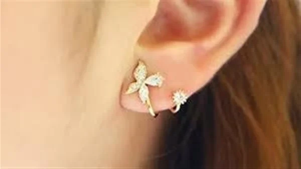 تفسير حلم حلق ذهب للمتزوجة.. ما تفسير فردة الحلق في المنام للمتزوجة؟تعرف على تفسير حلم حلق ذهب للمتزوجة، والتي تعتبر واحدة من أكثر الأحلام رواجا في