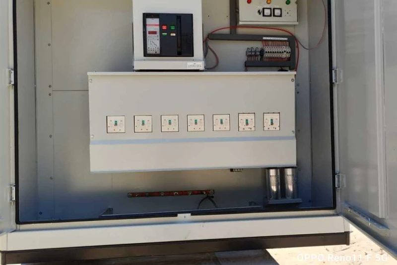 تركيب محولي كهرباء بالكشك في منطقة الريسة بالعريش أعلن مجلس مدينة العريش عن تركيب محولي كهرباء بالكشك في منطقة الريسة بالعريش، تنفيذا لتوجيهات