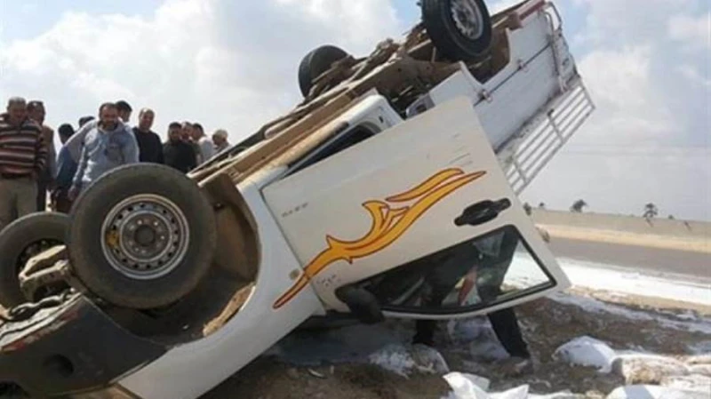 كان بيغير كاوتش العربية.. تحريات صادمة بواقعة مصرع 3 أشخاص وإصابة أخرين في تصادم سيارتين بالشروق وقعت حادثة مأساوية على الطريق الدائري أمام سور