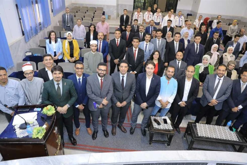 نائب محافظ سوهاج: إطلاق منصة إلكترونية خاصة بالشباب (تفاصيل) أطلقت محافظة سوهاج، اليوم الأحد، منصة إلكترونية شبابية يلقي الضوء من خلالها على التطورات