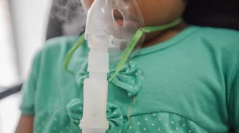 تحذيرات من تفشي السعال الديكي.. أعراضه تشبه البرد ويسبب الوفاة أصدرت منظمة الصحة العالمية، تحذيرا بشأن تفشي السعال الديكي بين الأطفال، وهو ما يهدد