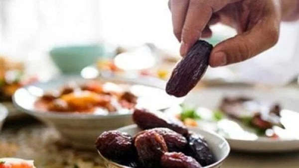 هل يجب صيام تاسوعاء وعاشوراء معا؟.. انتبه ل5 حقائق إذا فاتك اليوم لاشك أن ما يطرح السؤال عن هل يجب صيام تاسوعاء وعاشوراء معا ؟ هو فضله العظيم مع ارتفاع درجات الحرارة، وتلك الأجواء 