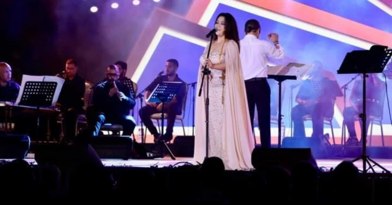 الفن و المشاهير: يسرا محنوش تفتتح مهرجان صفاقس الدولي شاهد المقال التالي من صحافة لبنان عن يسرا محنوش تفتتح مهرجان صفاقس الدولي، أحيت الفنانة