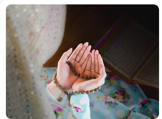 ما تفسير الصلاة في المنام؟ تفسير الصلاه في المنام، إن رؤية العبادات والفرائض من الرؤى التي تلقى استحسانا واسعا عند الفقهاء وخاصة رؤية الصلاة والتي