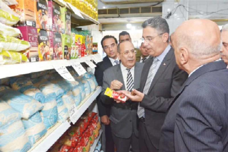 ضبط 59 شيكارة سماد مدعم وتحرير 26 محضرا تموينيا في الوادي الجديد أعلن محمد رجب، وكيل وزارة التموين بالوادى الجديد، مساء اليوم، أنه تم تحرير محضر