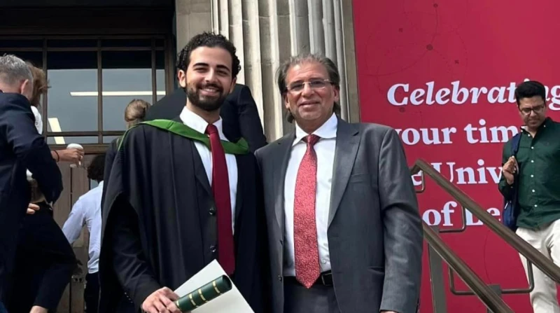 خالد يوسف يحتفل بتخرج نجله: أول امبارح كان بيعيط احتفل المخرج خالد يوسف، بتخرج نجله يوسف في جامعة إنجلترا، حيث تخصص في علوم الكمبيوتر والذكاء