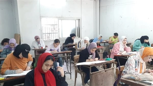 جامعة حلوان .. 108 طلاب يؤدون اختبارات القدرات بكلية التربية الفنية شهدت كلية التربية الفنية بجامعة حلوان اليوم إقبالا من طلاب الثانوية العامة لأداء